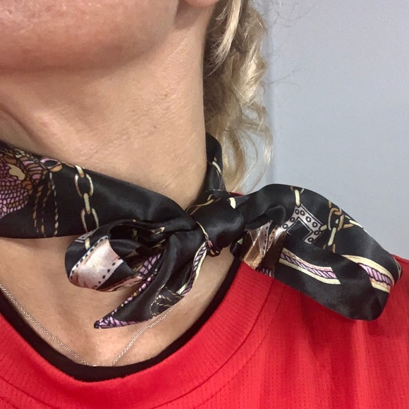 Silk twilly scarves - Picture 4 of 6